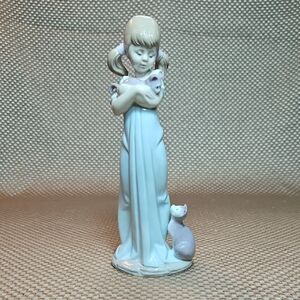 Lladro Don't Forget Me Porcelain Figurine 5743 Young Girl with Cat Kitten Spain